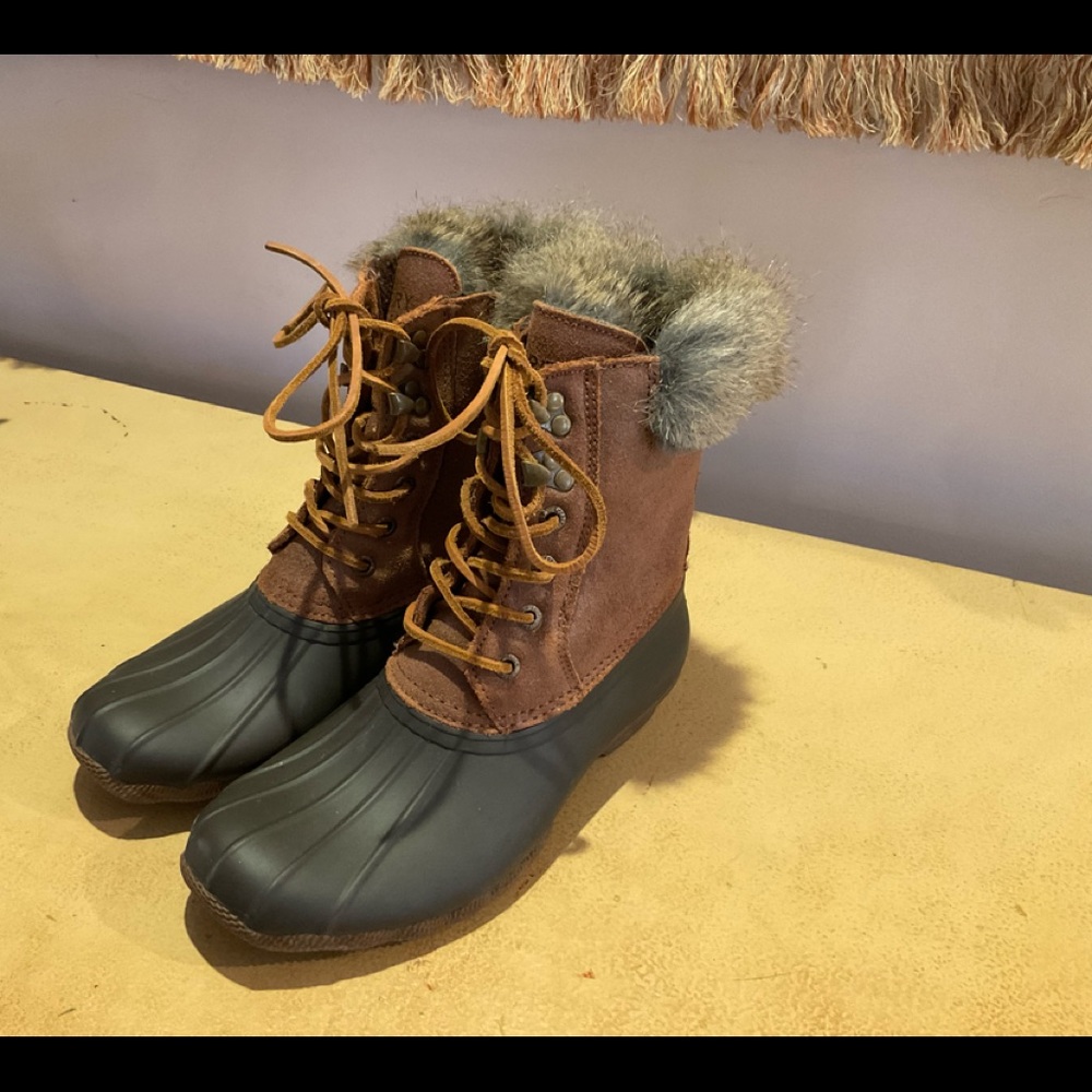 LNWOT Sperry Duck Boots